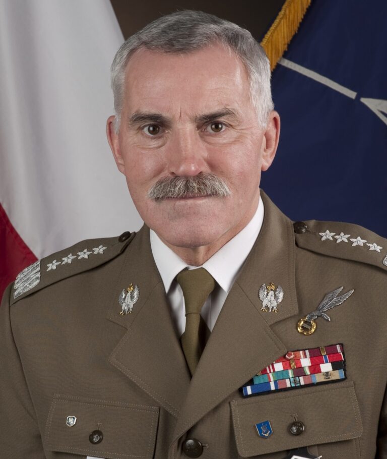gen. Mieczysław Bieniek