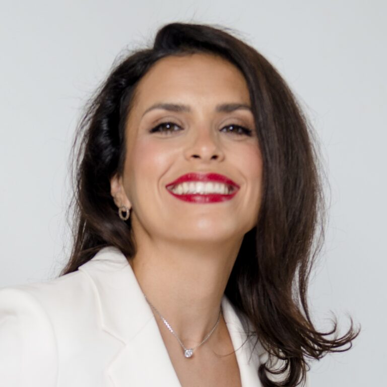 Dr Elena Pawęta