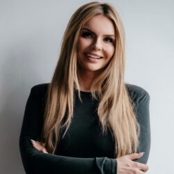 Wystąpienie Kasi Kucewicz na konferencji – o sile samoakceptacji i odporności psychicznej.