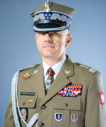 gen. Rajmund Andrzejczak Były Szef Sztabu Generalnego Wojska Polskiego Strateg, Ekspert bezpieczeństwa i geopolityki